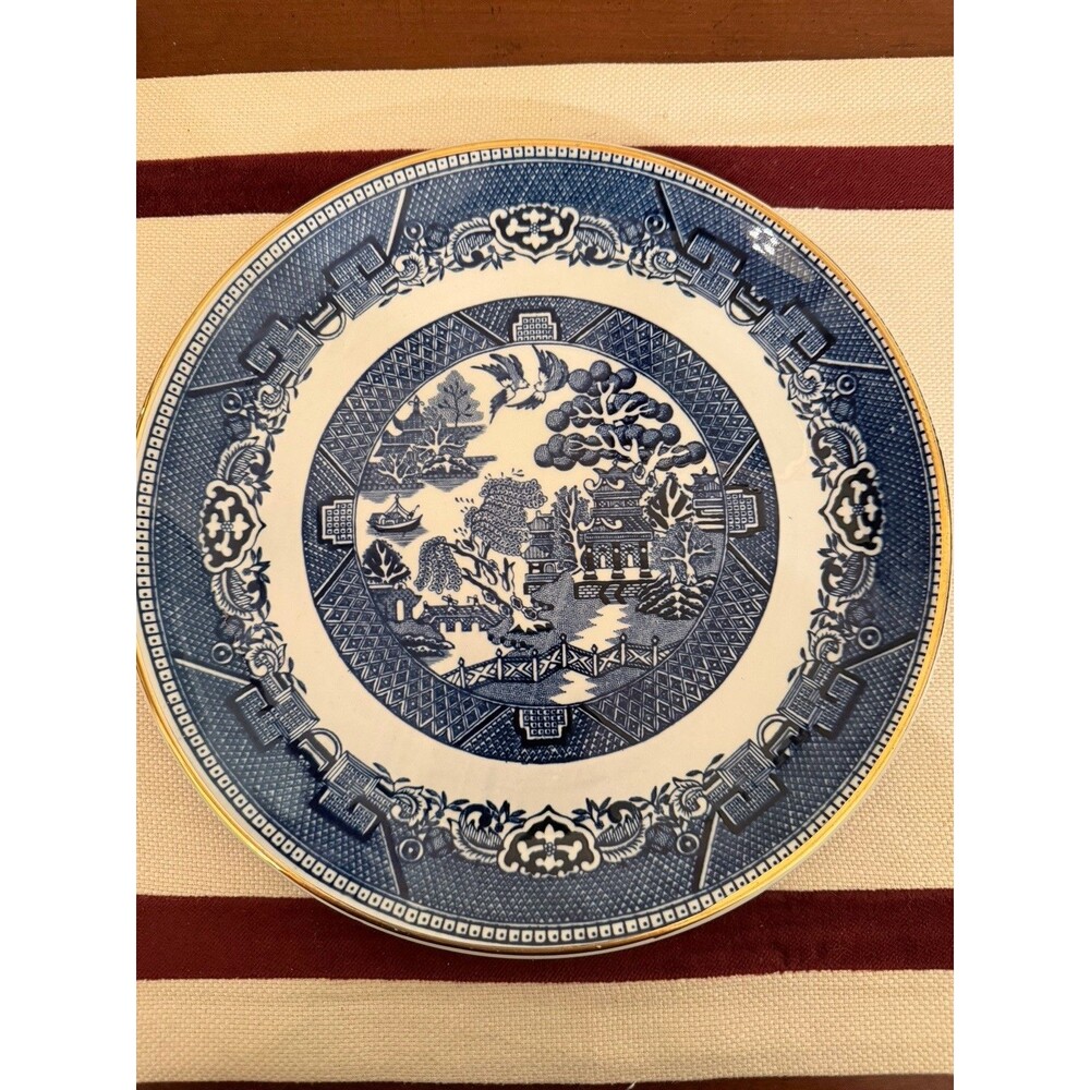 Vintage Arklow Republic of Ireland Blue Willow 7" Salad Plate Gold Rim